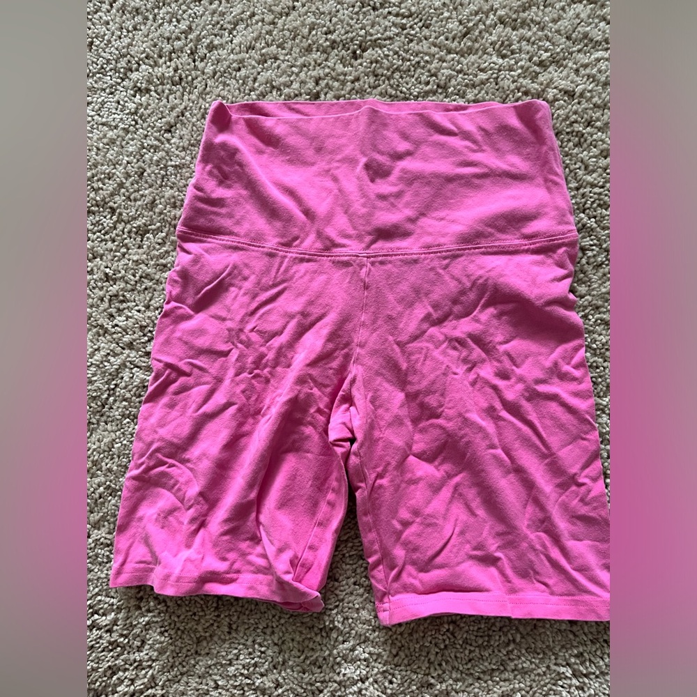 Aritzia TNA Pink Biker Shorts Sz Small